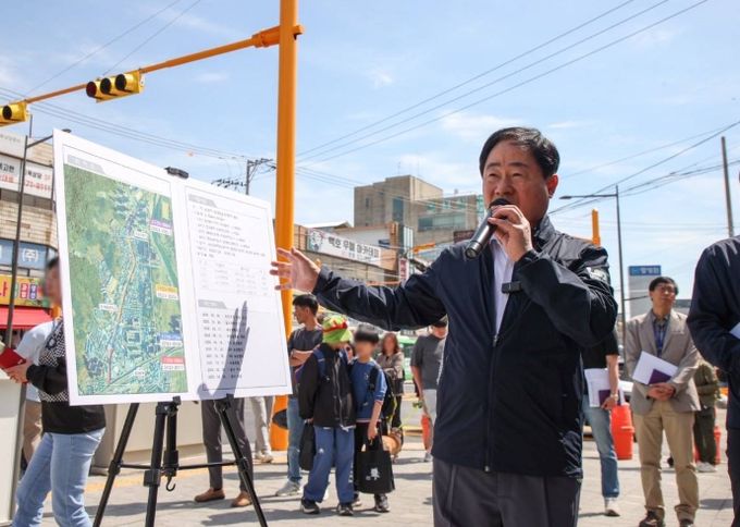 주광덕 남양주시장, 주민들과 퇴계원 도로 확장공사 현장 점검 나서