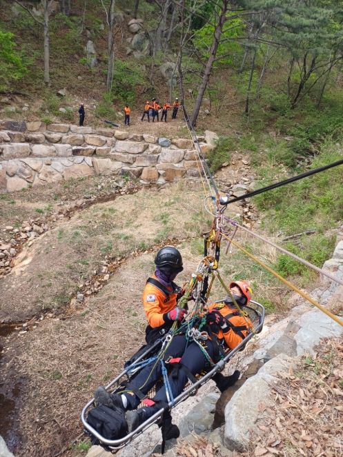 산악 사고 대비 수평 수직 구조 훈련