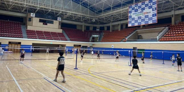 배드민턴 선수들 모습