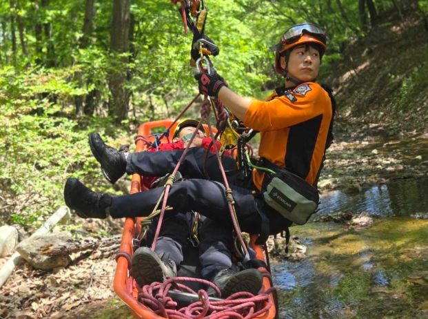 봄철 산악사고 대비 특별구조훈련