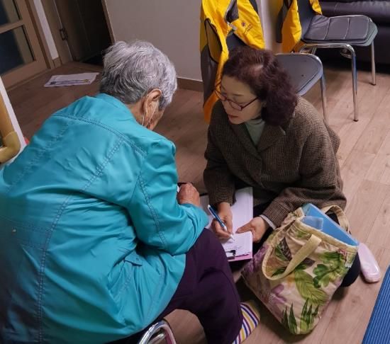 유성구, 어르신이 지키는 돌봄 ‘우리동네 은빛투게더’ 사진