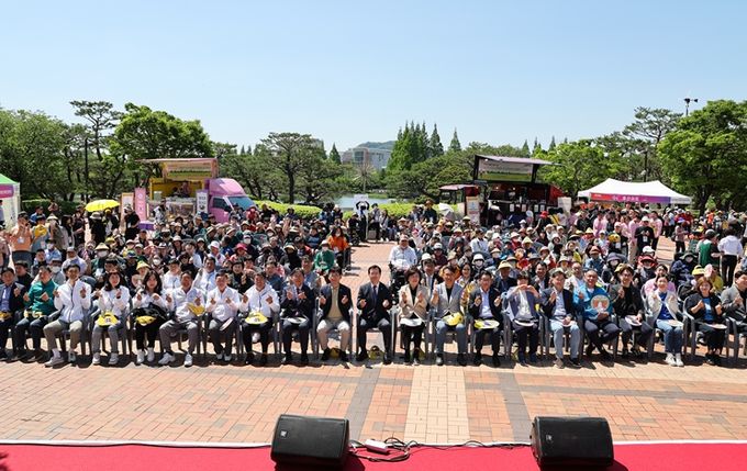 김해시장애인체육회, 제45주년 장애인의날 기념 제6회 김해시 장애인 및 비장애인 어울림 걷기대회 성료