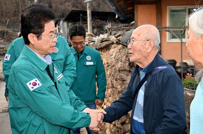 산불피해지역 방문