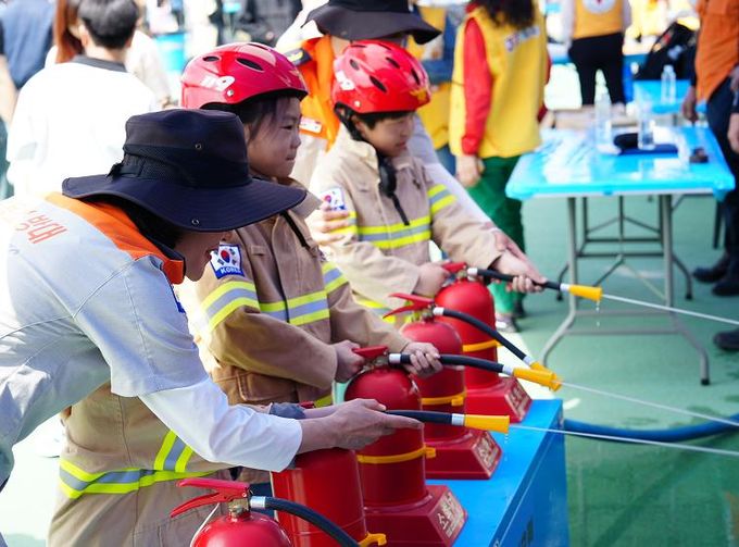 경산소방서, 어린이날 맞아 ‘가족안전 119체험행사’운영