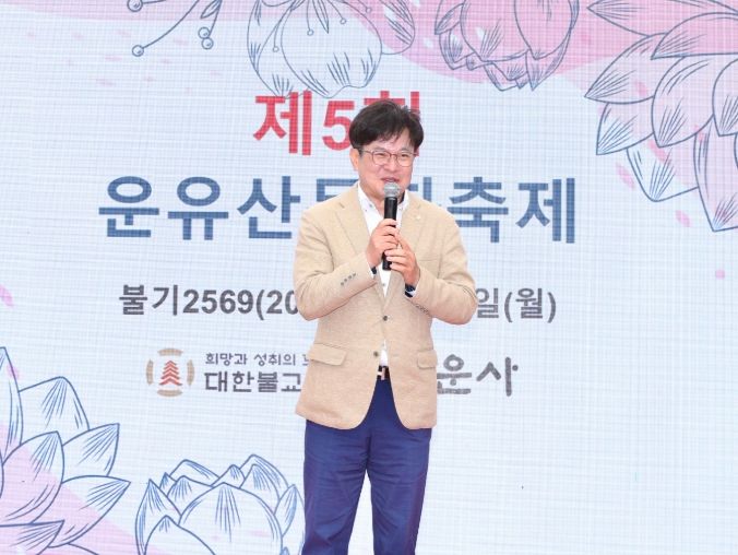김병수 시장이 부처님 오신날을 맞아 5일 관내 주요 사찰을 방문해 불교계와 시민들에게 축하 인사를 전했다.