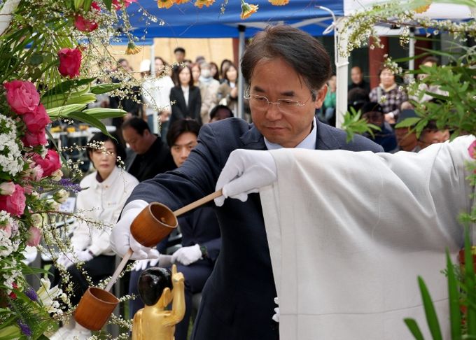 봉축법회에 참석한 이동환 고양특례시장