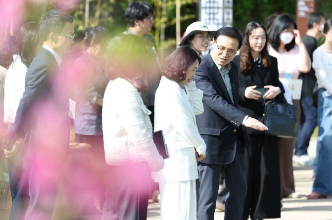 임태희 교육감, “교사가 행복해야 학생에게도 긍정의 에너지 전달될 수 있어