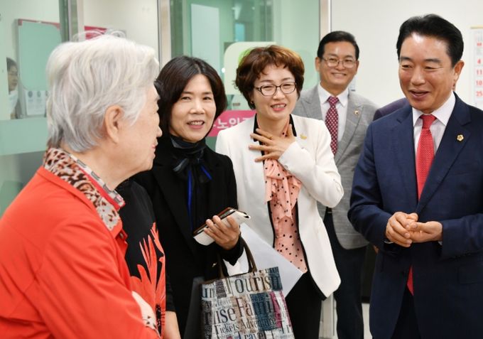 배식 봉사 및 위문품 전달