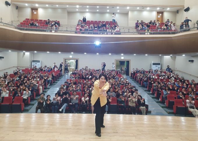 거제시, ‘2025년 거제시민자치대학’ 이호선 교수 강연 성료