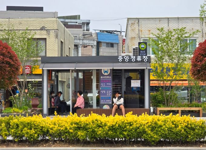 새 이름 담은 정류장 간판 눈길