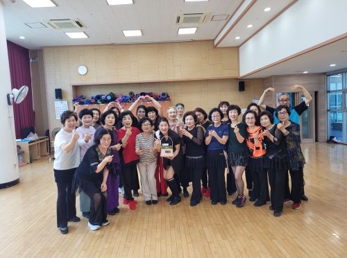 스승의 날 맞아 ‘카네이션 화분’으로 감사의 마음 전달