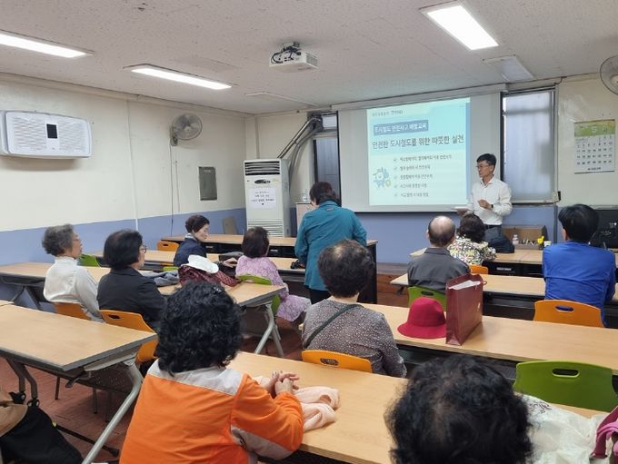 1고객지부 장수 사진 촬영과 도시철도 안전사고 예방 교육
