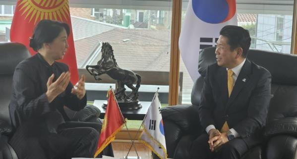 아이다 이스마일로바 키르기스스탄 주한대사 면담 사진