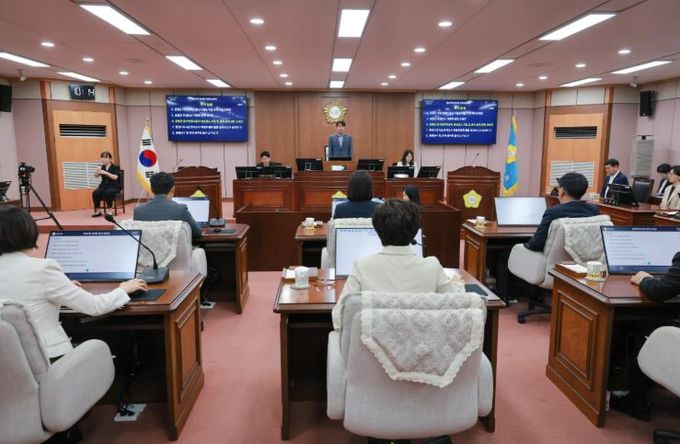 제207회 증평군의회 임시회 제2차 본회의 수어통역 서비스