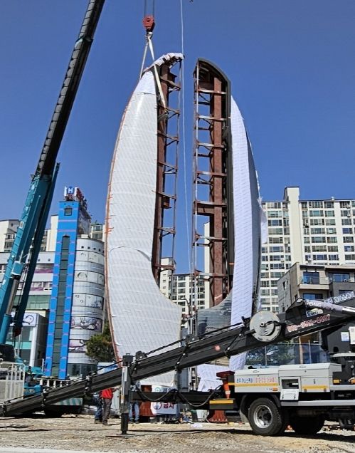 영일대 해수욕장 빛의 시계탑 조성 현장.