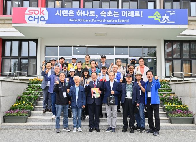 소설 대발해 작가 김홍신, 한국잡지협회 청진회 회원 속초 방문