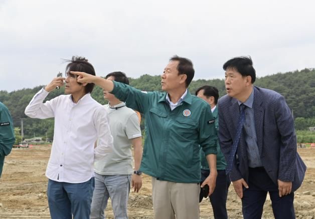 박현국 봉화군수, 스마트팜단지 조성공사 현장방문 추진상황 점검