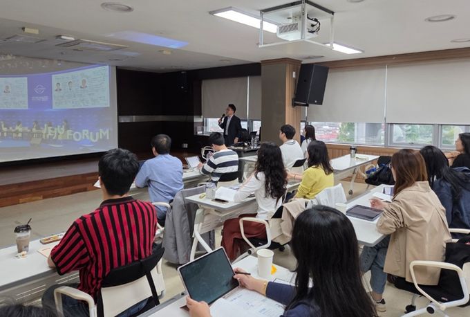 경남교육청, ‘월간 수업-세상에 나쁜 수업은 없다’ 첫 직무 연수 개최