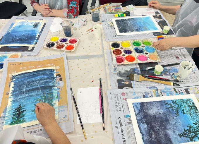 고독사 위험군 대상 사회적 관계망 형성을 위한 미술치료