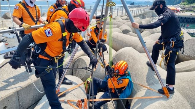 수난사고대비테트라포드등추락사고인명구조훈련
