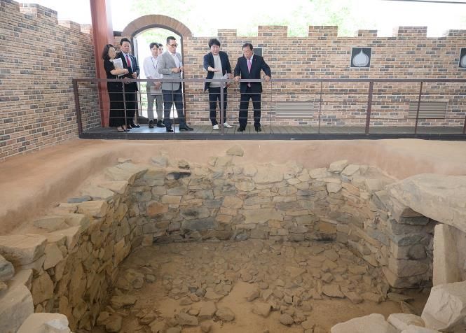 최민호 시장 한솔동 고분군 방문