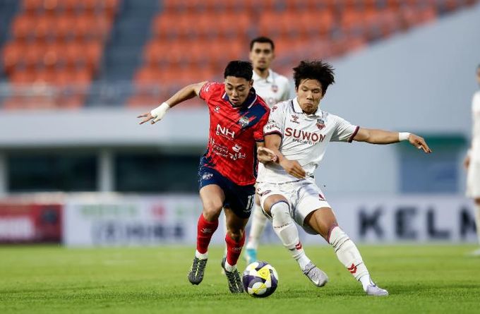 6월 1일 수원FC전 홈경기에서 김천상무 이동준이 드리블을 하고 있다.