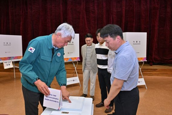 최승준 정선군수, 제21대 대통령선거 대비 투표소 현장 점검 실시