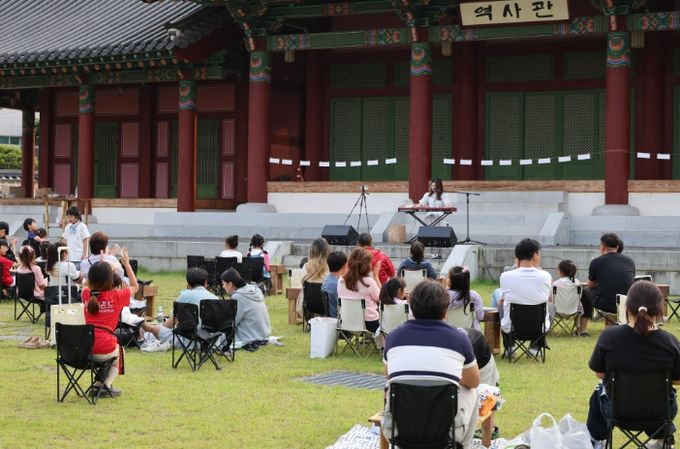 ‘문화가 있는 날-구석구석 문화배달’ 5월 구석구석 목사골, 문화파티 출책 행사 모습