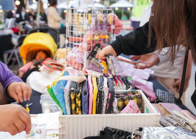 지난해 강북구청 광장에서 개최된 공예문화축제에 선보인 공예품들