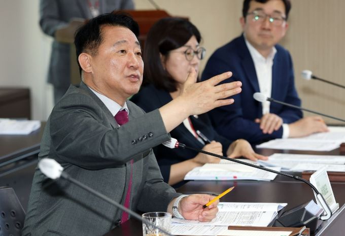 지난 5일 서구청 장태산실에서 열린 6월 확대간부회의 장면