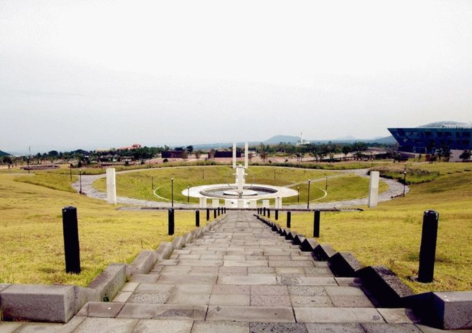 제주4.3사건& #40;평화공원 위령탑 원경