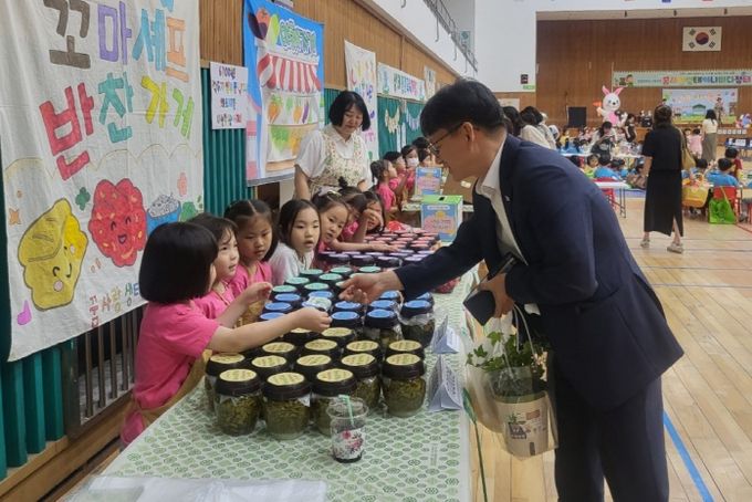 영유아학교 시범 기관 방문