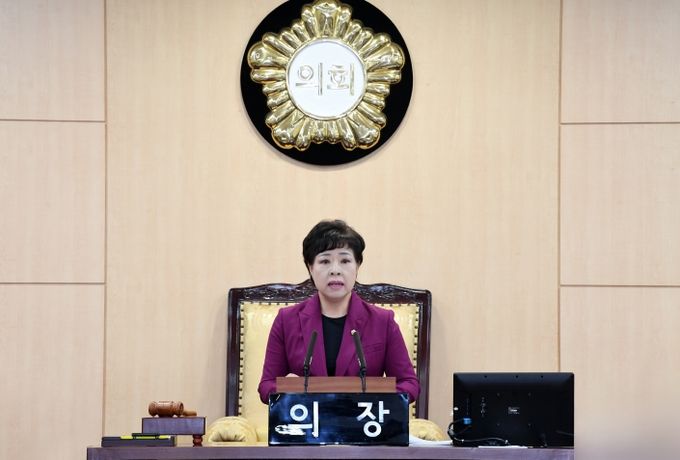 개회사 중인 정선희 의장