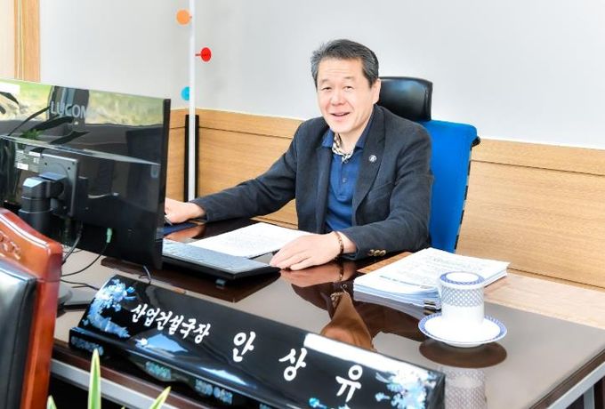 함안군 산업건설국장, “마을이 사라진다!” 책 펴내