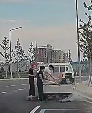 훈련 복귀 중 차량 화재 초기 진화…김천소방서 직원의 신속한 대응 빛나