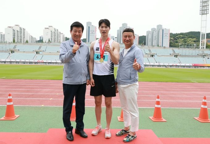 제77회 충남도민체육대회 육상 남자 일반부 100m 경기 시상식 및 기념