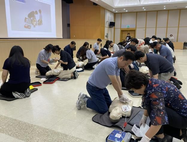 충주시, 공무원 대상 심폐소생술 등 응급처치 교육 실시