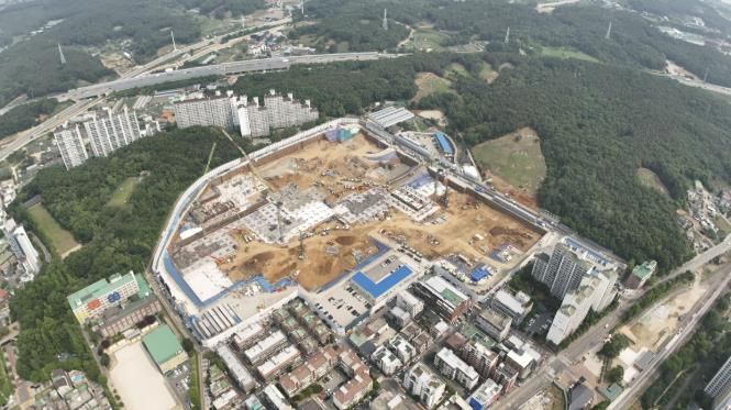 공사를 진행 중인 원당1구역