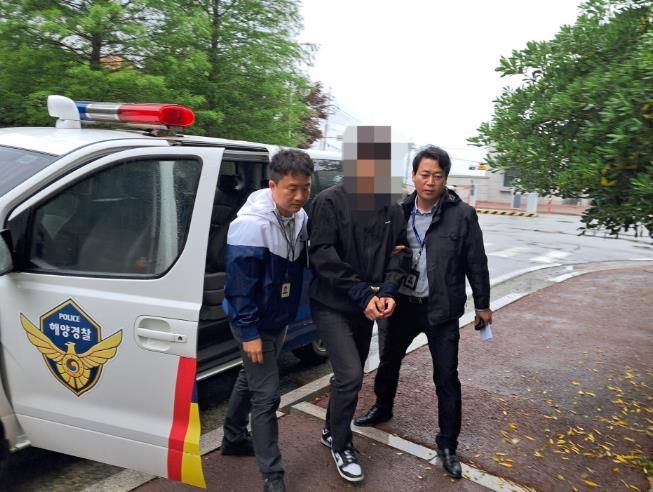 신종마약의 덫..완도해경, 액상대마 흡입한 30대 구속 송치