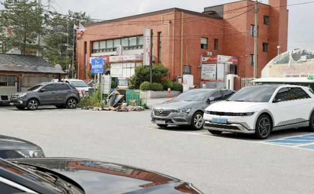 무료화 예정인 괴산우체국 앞 노외주차장