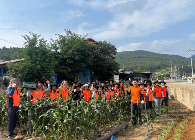 강진소방서와 마량 의용소방대, 농촌 일손 돕기 구슬땀