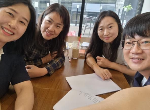 경북교육청, ‘책쓰는 교육가족’ 2차 컨설팅 성공리에 완료!(교육공동체가 성장하는 이야기, 전문 컨설턴트와 함께 준비해요)(2차 컨설팅 모습)