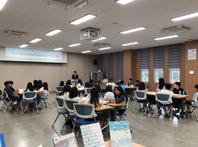 제천교육지원청, 같이책 제천 청소년 비경쟁독서토론 운영