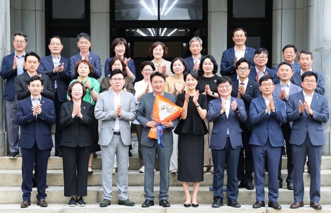 도청 연못정원서 민선8기 3주년 직원조회