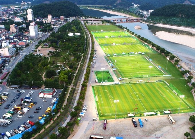 군민체육공원 인조구장