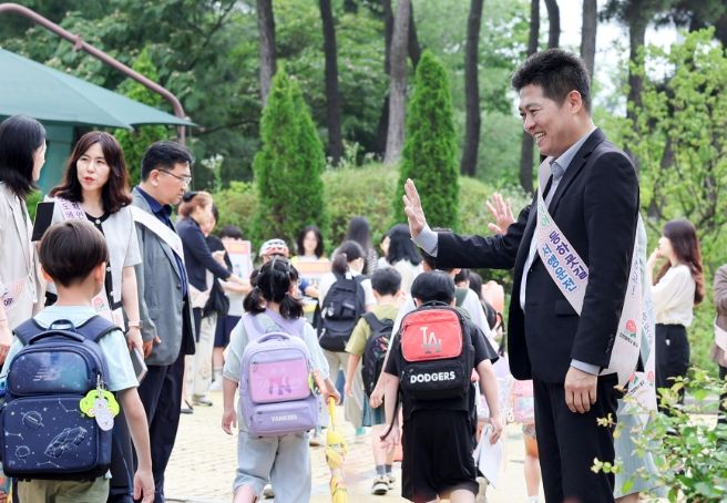 하늘초 등굣길 교통안전 현장점검