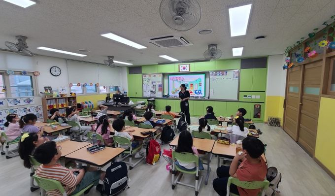 지난해 수창초등학교에서 교육중인 모습