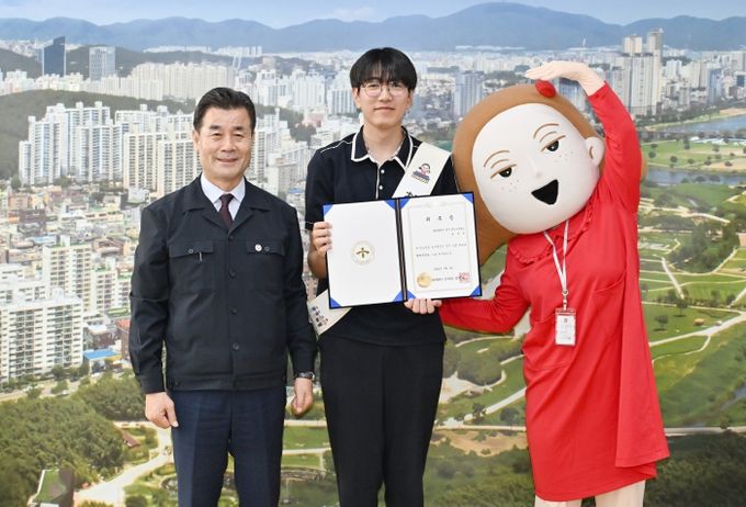 “청소년 눈높이에서 행정을 경험해요”…중구, ‘1일 청소년 명예구청장’ 운영