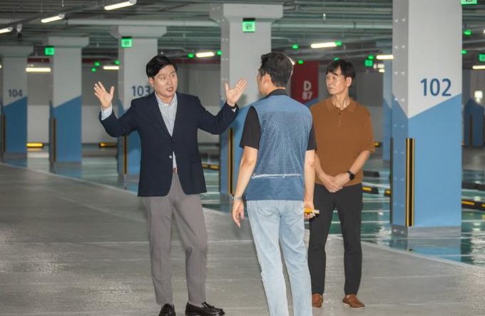 인천 서구, 청라 전기차 화재 아파트 복구 현장 재방문