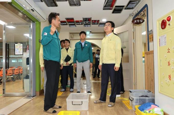 윤건영 교육감, 학생과 교직원 안전이 최우선! 기민한 대응 당부